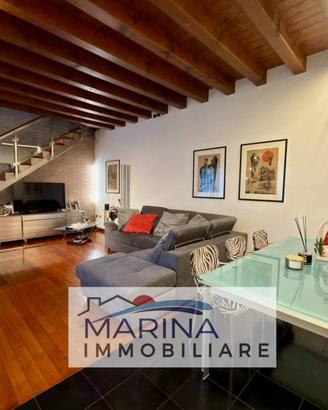 Casa indipendente di 238 m² con più di 5 locali e 