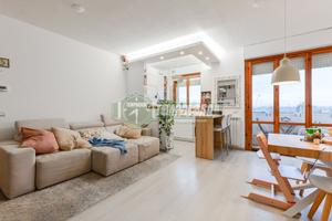 TRE LOCALI RISTRUTTURATO