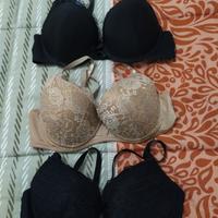 Tre reggiseni nuovi taglia terza