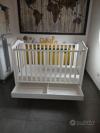 Culla con cassettone bianca
