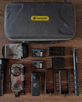 Insta360 ONE X2 - con Accessori completi