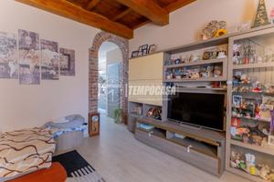 BRUZZANO - QUADRILOCALE SU DUE LIVELLI