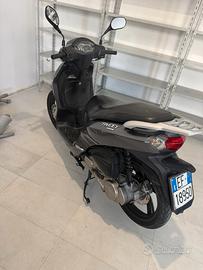 Peugeot tweet 125 anno 2016 km 5950