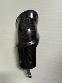 Paracalore carbonio scarico akrapovic