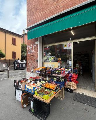 NEGOZIO A BOLOGNA