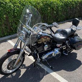 Harley-Davidson Super Glide 2011.