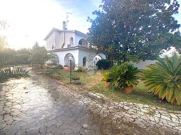 PORZIONE DI BIFAMILIARE A ARDEA