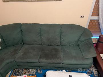 Divano vintage verde usato