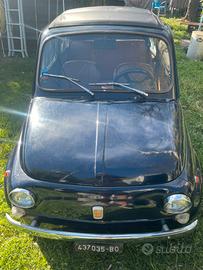 Fiat 500 d’epoca con tetto apribile – interni