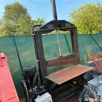 A200 - Pressa idraulica taglia lamiera