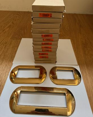 Placche tonde oro living light con 3,4 e 7 moduli