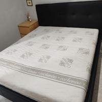 Letto matrimoniale contenitore con materasso