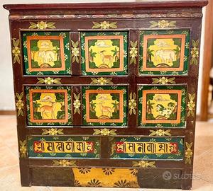 Credenza Tibetana Vintage Dipinta a Mano