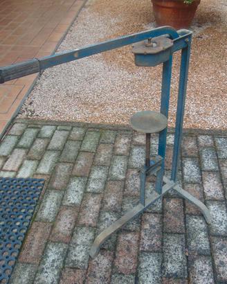 Tappatrice per tappi sughero.