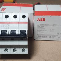 due interruttori magnetotermici a 4 poli C25