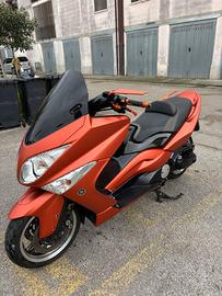 Yamaha t max