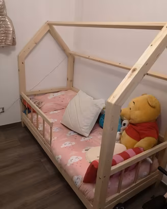 Letto montessoriano a capanna