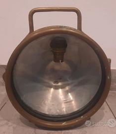 Proiettore navale tipo panerai