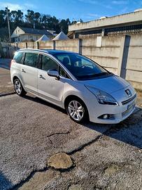 PEUGEOT 5008 7Posti