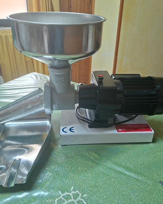 Tritacarne e passapomodori