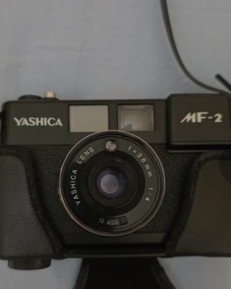 Macchina Fotografica anni 90 marca YASHICA 