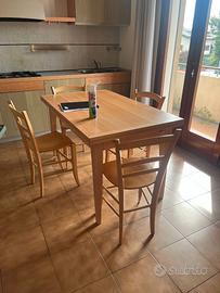 Tavolo Allungabile Valcucine con 4 sedie
