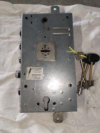Serratura per porta blindata