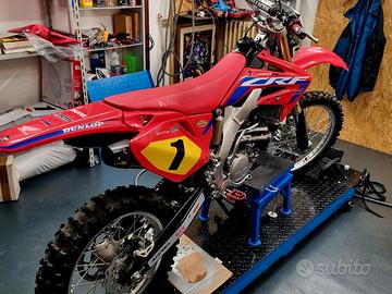 Honda CRE 250 R 2009 targata enduro restaurata