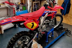 Honda CRE 250 R 2009 targata enduro restaurata