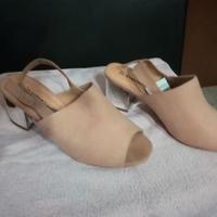 Sandali completamente nuovi