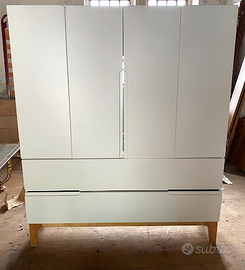 Ikea mobile  per televisione a scomparsa