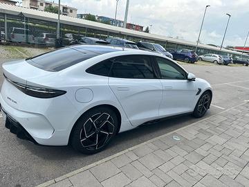 Byd seal trazione posteriore elettrica