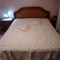 Copriletto trapuntato in raso effetto damascato