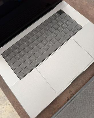 MacBook pro 16 pollici processore M1 pro nuovo!!!
