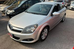 Opel Astra GTC 1.7 CDTI 110CV 3 porte Cosmo