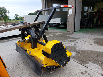 Trattore Trincia Forestale Cippatore