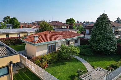 VILLA SINGOLA A LAINATE