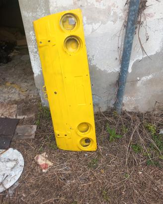 Fari e rivestimento posteriore fiat 128 rally