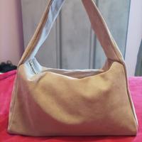 Borsa modello Hobo in vera pelle scamosciata.