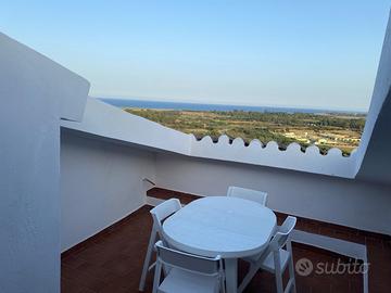 Casa con veranda nel centro storico a Posada