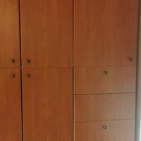 ampio armadio finitura ciliegio 