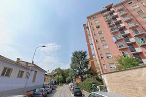 Stanza singola fronte stazione-RHO 400 euro