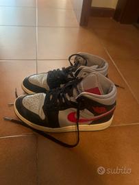 Jordan 1 nere e grigie