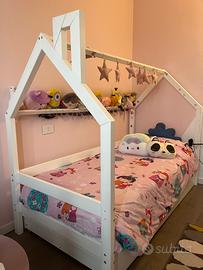 Letto a capanna bianco con cassetto letto