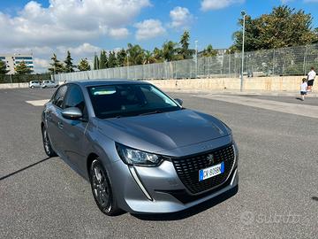 Peugeot 208 benzina/gpl