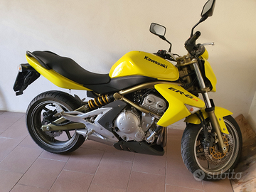 Moto KAWASAKI ER-6n