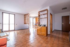 Appartamento di 110 m² con 3 locali e box auto a T