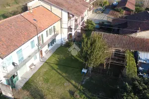 CASA SEMINDIPENDENTE A PIVERONE