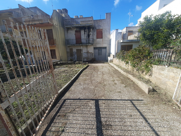 Villa a schiera da ristrutturare a Gibellina