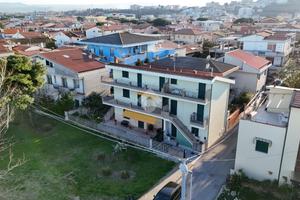 4 LOCALI A ROSETO DEGLI ABRUZZI